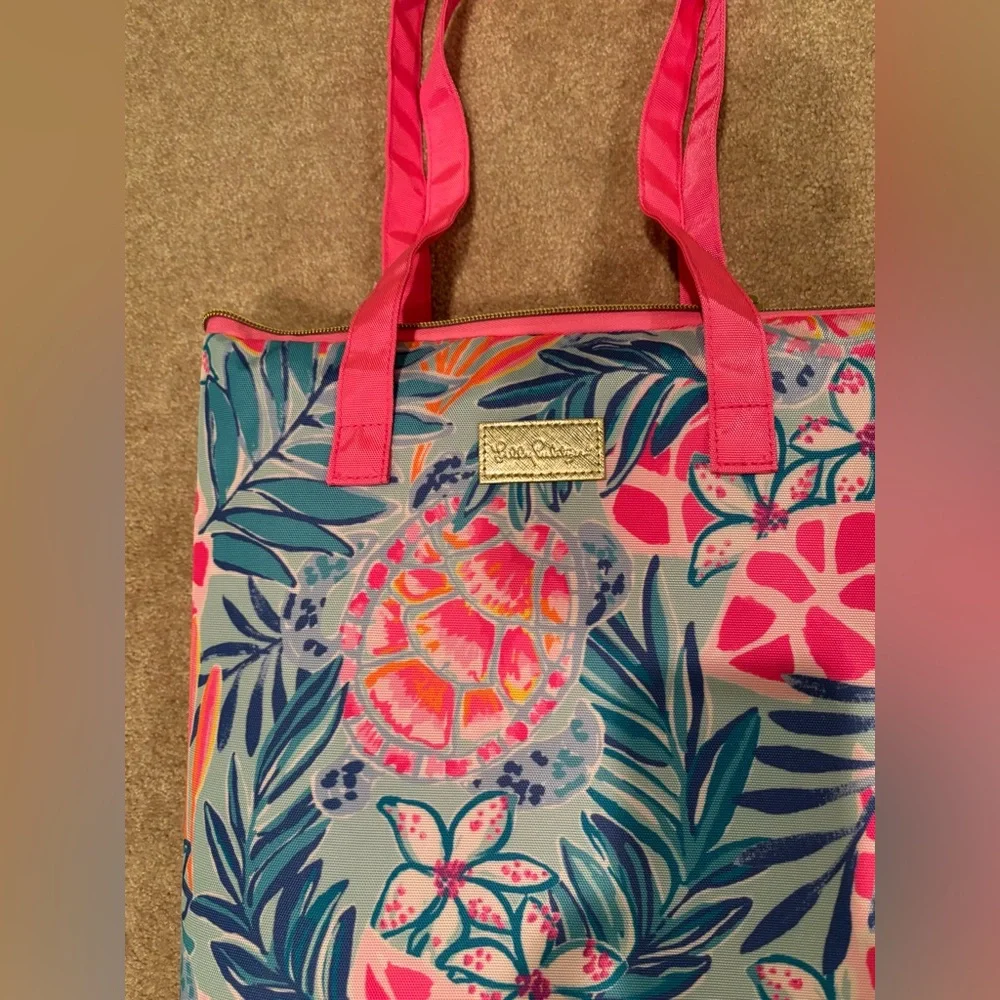 Lilly Pulitzer Pink and Blue Floral foldable picnic blanket tote - Picture 3 of 10